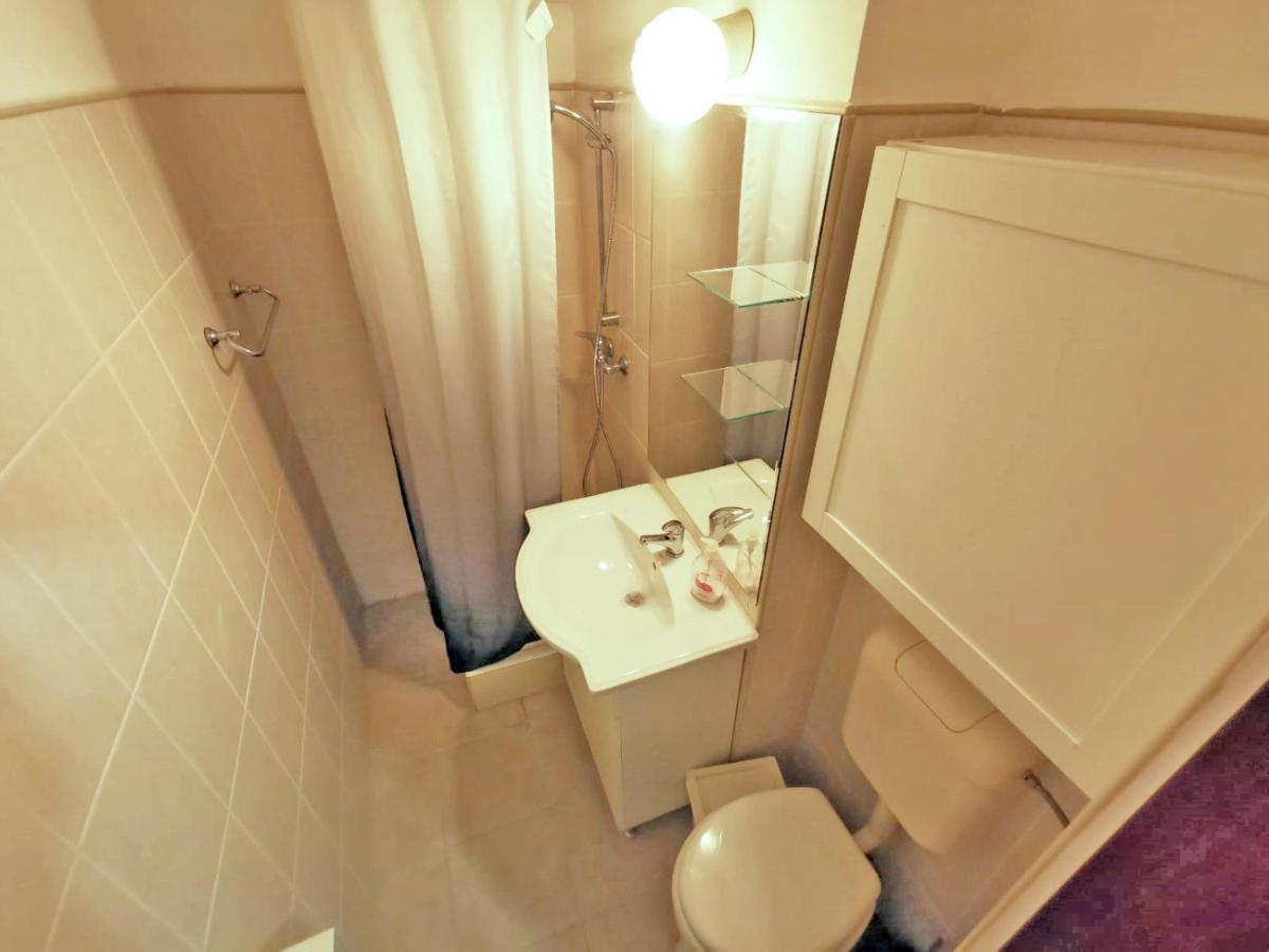 Apartmán Cozy Studio Athenee Bukurešť Exteriér fotografie